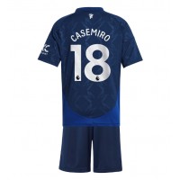 Dětský fotbalový dres Manchester United Casemiro #18 2024-25 Venkovní Krátký Rukáv (+ trenýrky)